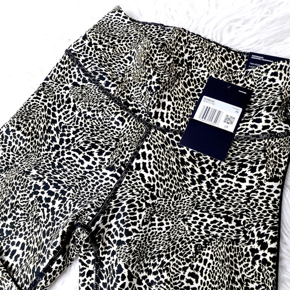 NEW Nike size XS Women's One Leopard Print P1633 - Picture 4 of 10